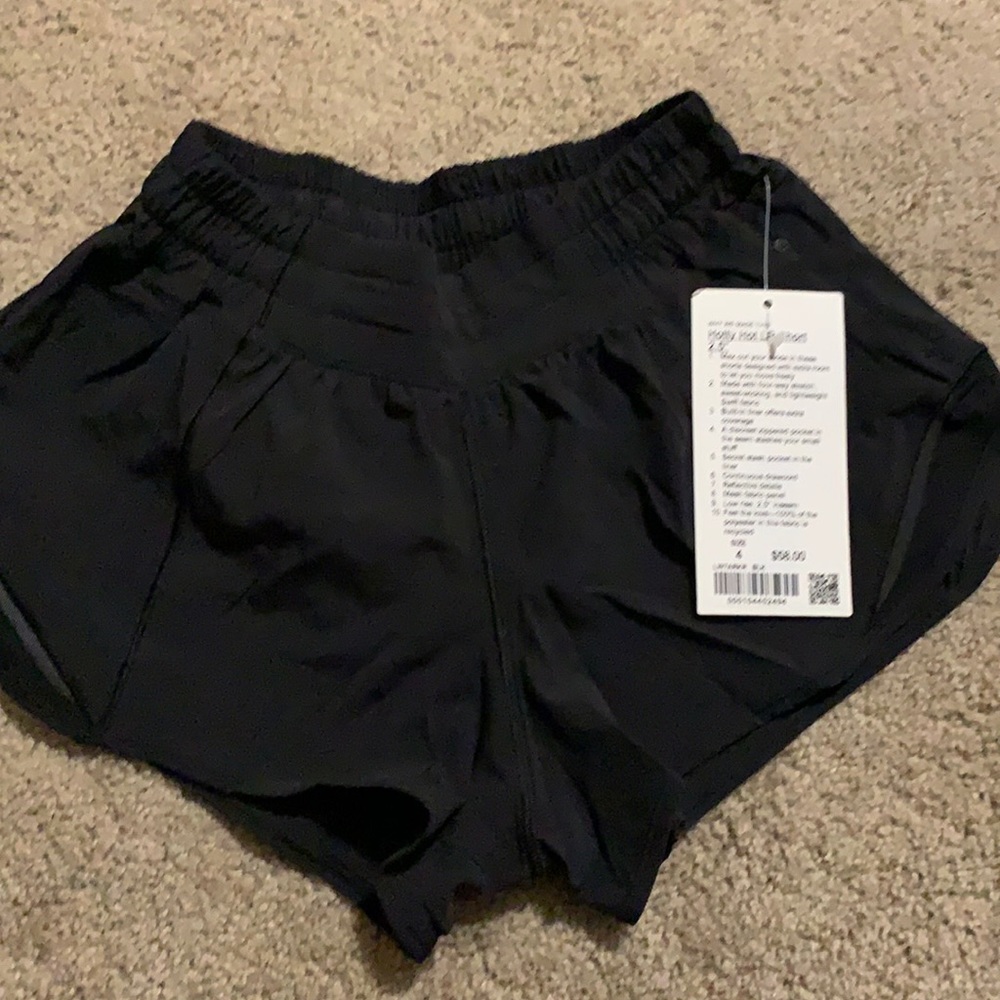 Lululemon Hotty HotLR Short 2.5inch